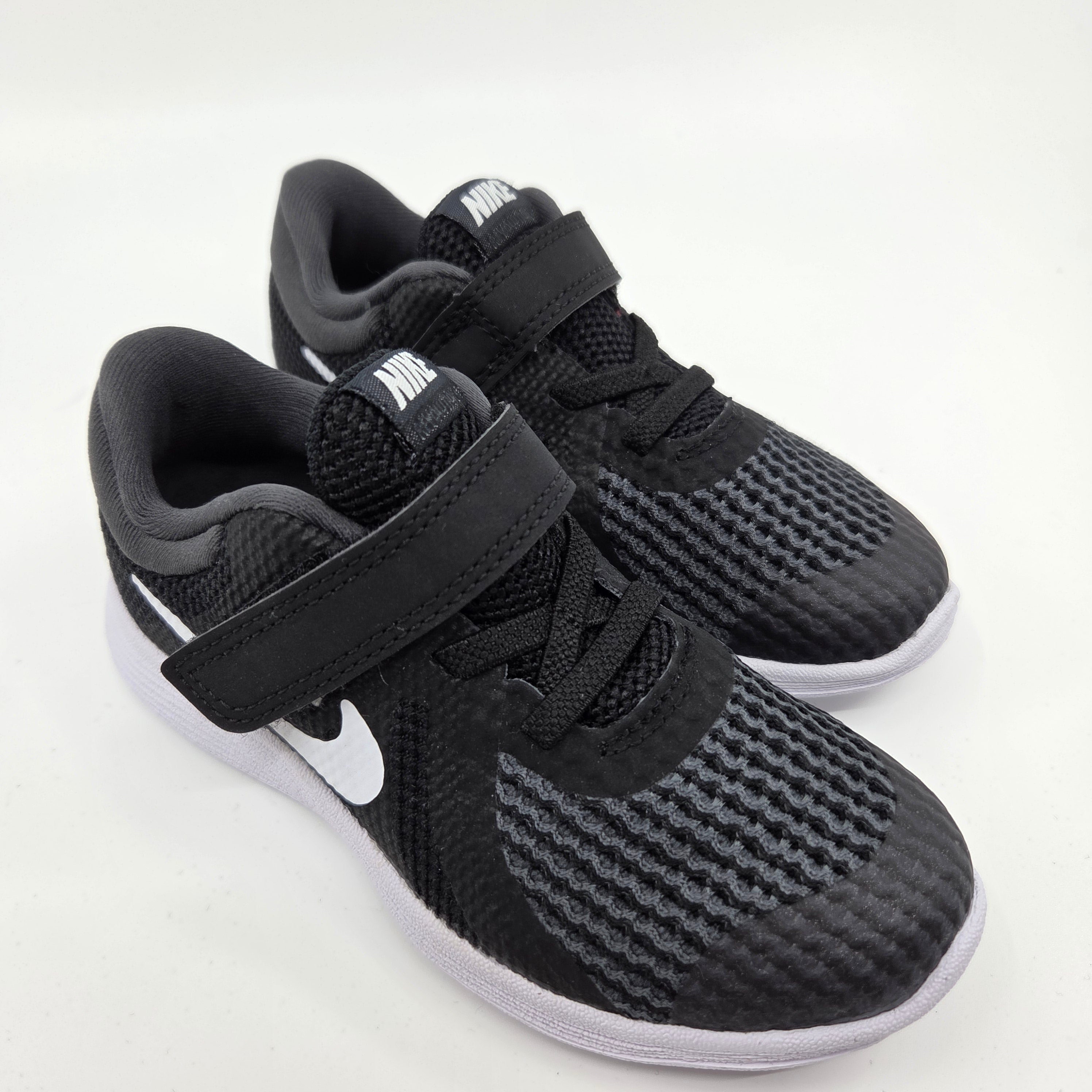 Boys Nike Runners (Brand New)