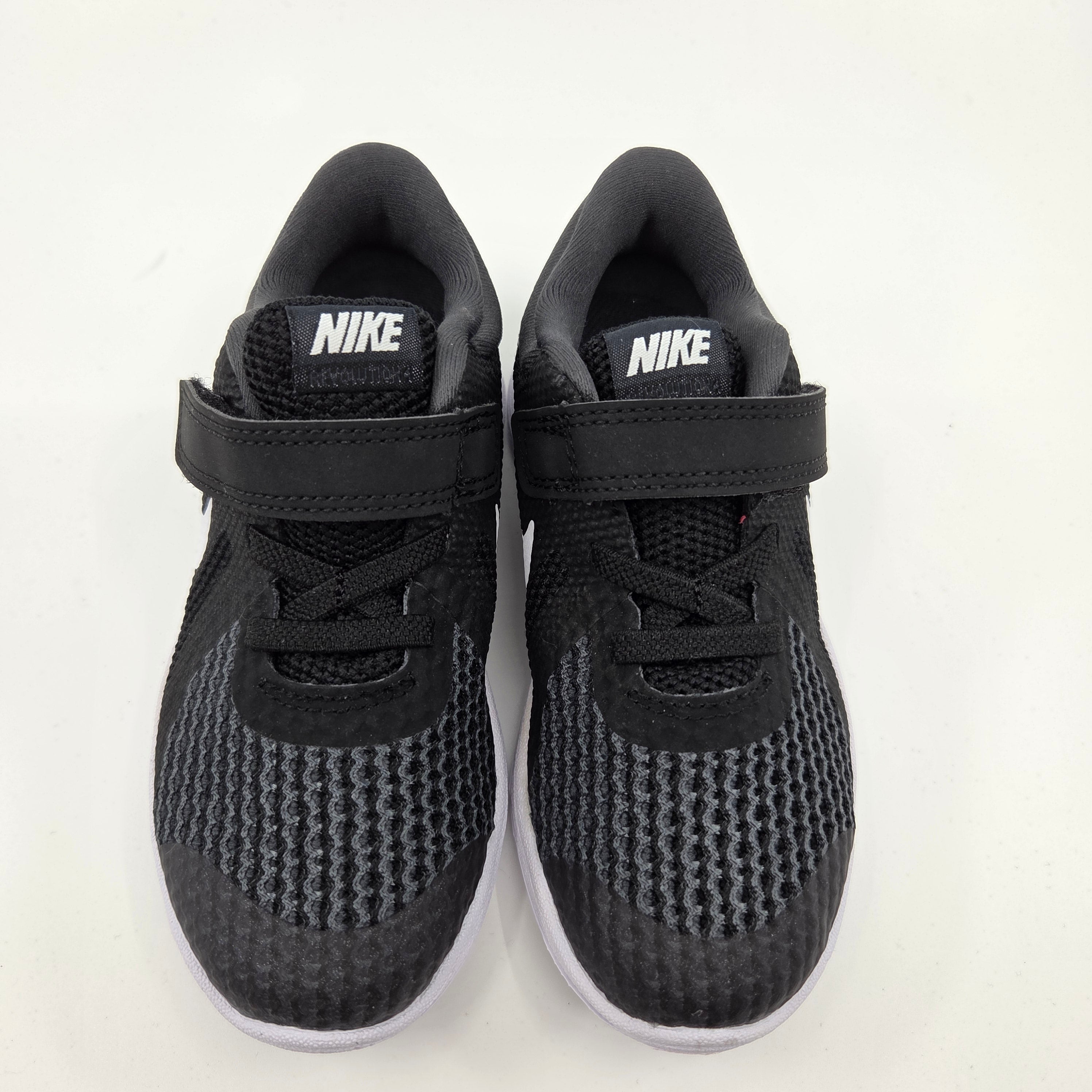 Boys Nike Runners (Brand New)